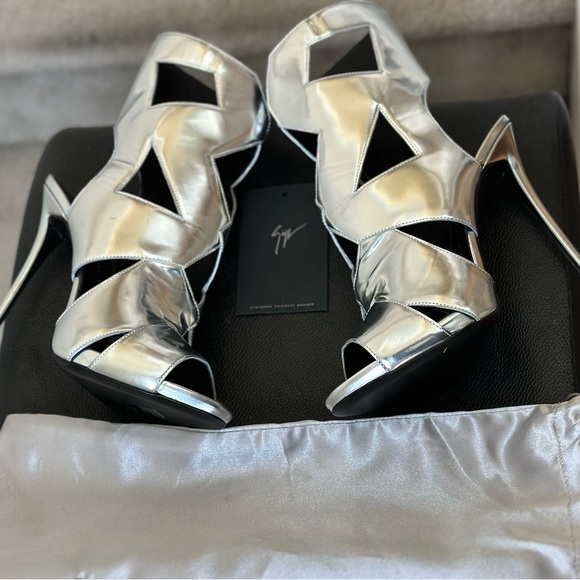 NEW Womens Silver Giuseppe Zanotti Spike Heel - Picture 7 of 14
